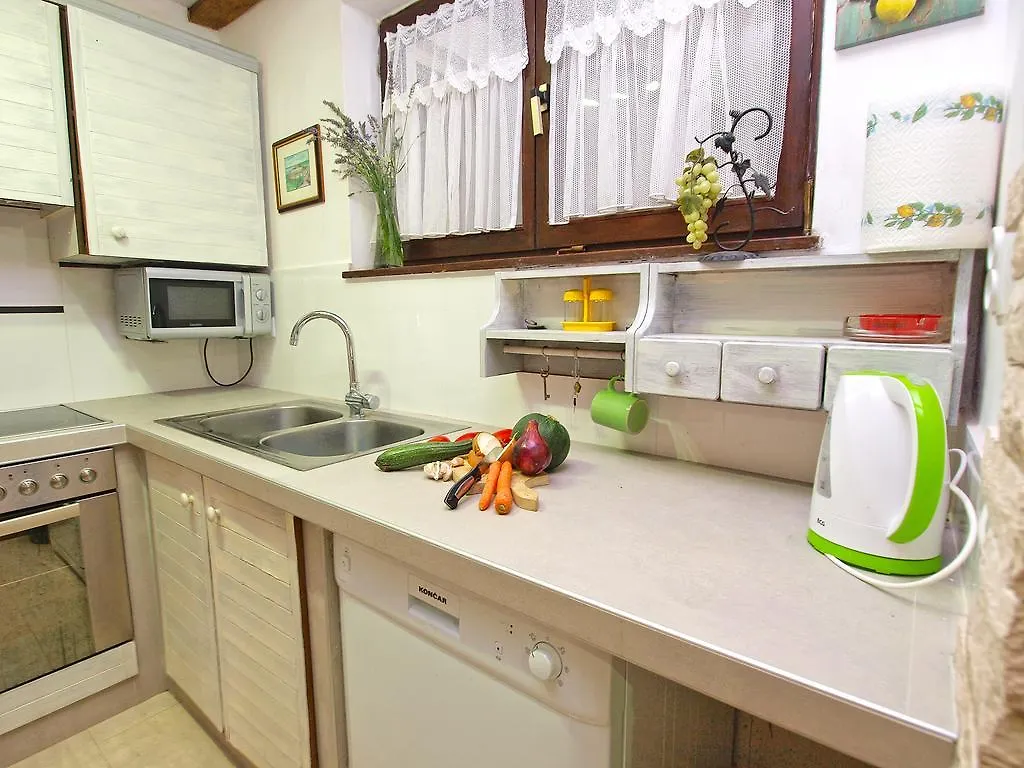 Apartments Prostin 772 0*, Fazana Croatia