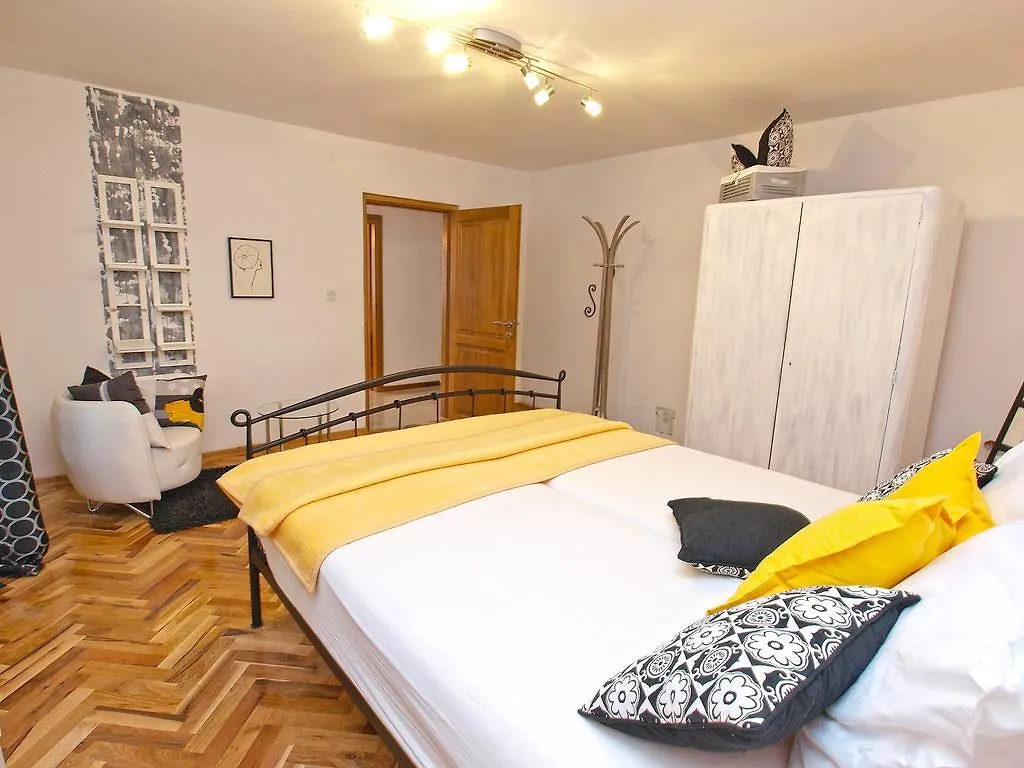 Apartments Prostin 772