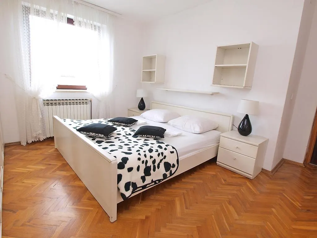 Apartments Prostin 772